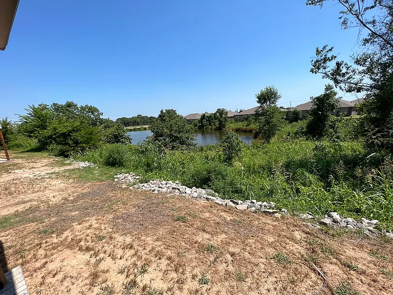 9016-9018 Sandra Way — Photo 4