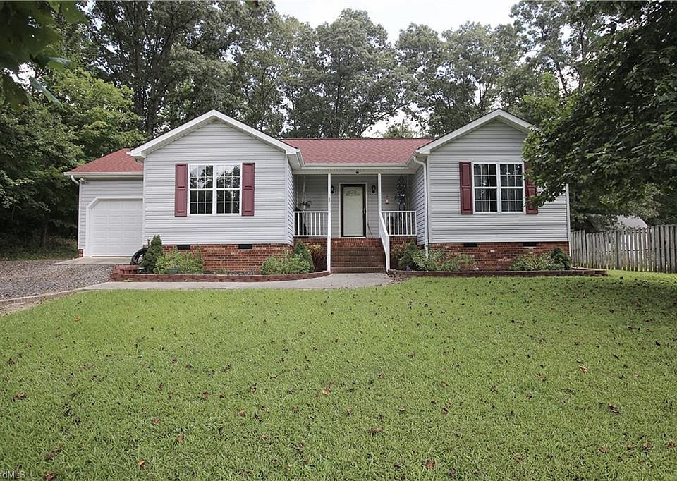1st image of 445 Hidden Valley Dr