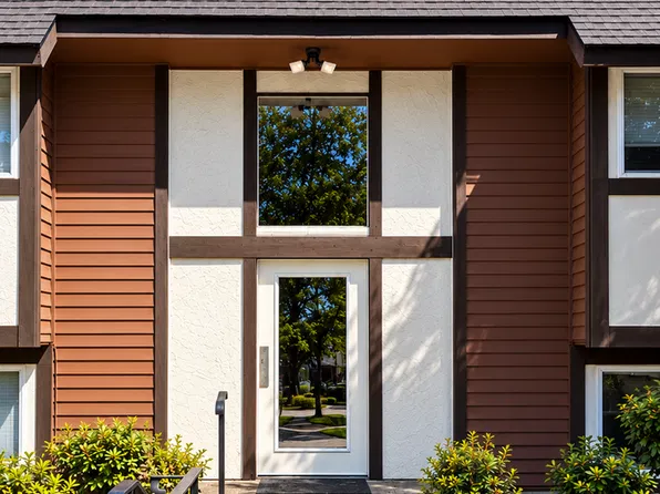 7201 224th St SW APT L4, Edmonds, WA 98026