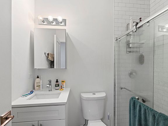 5th image of 1636 N Western Ave #2