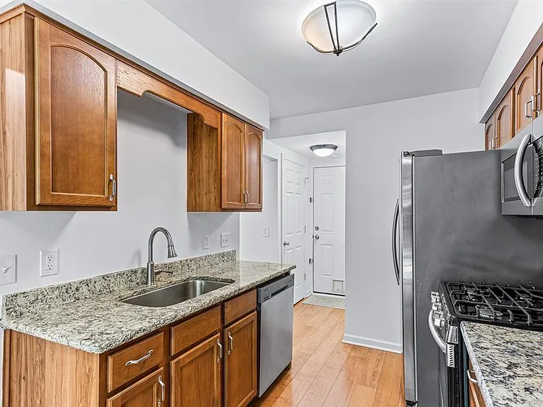 47086 Auburn Ct — Photo 7