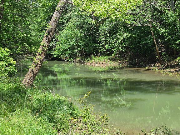 3rd image of Doc Gray Rd
