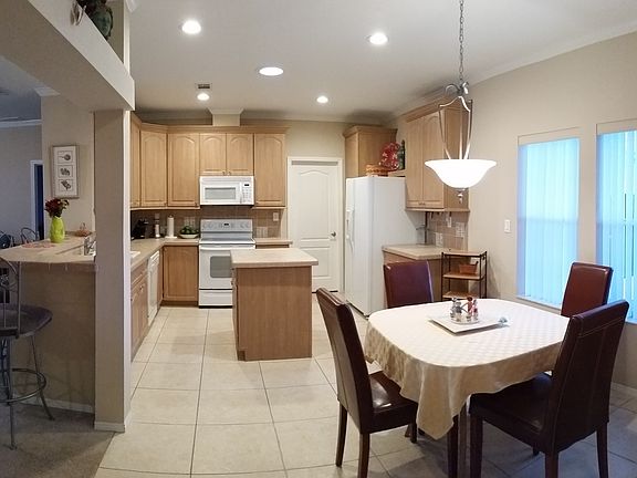 Kitchen/dining area