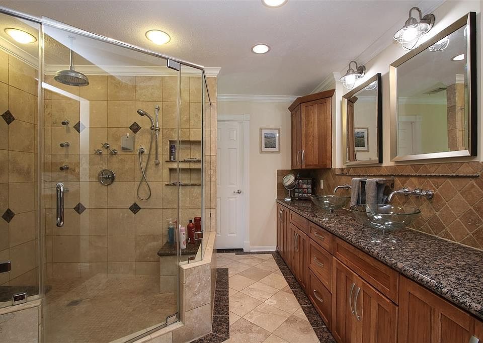 1st image of 21106 Park Mount Dr