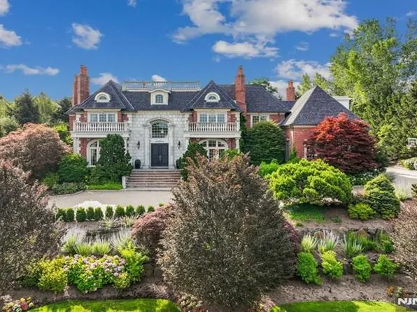 116 Truman Dr, Cresskill, NJ 07626