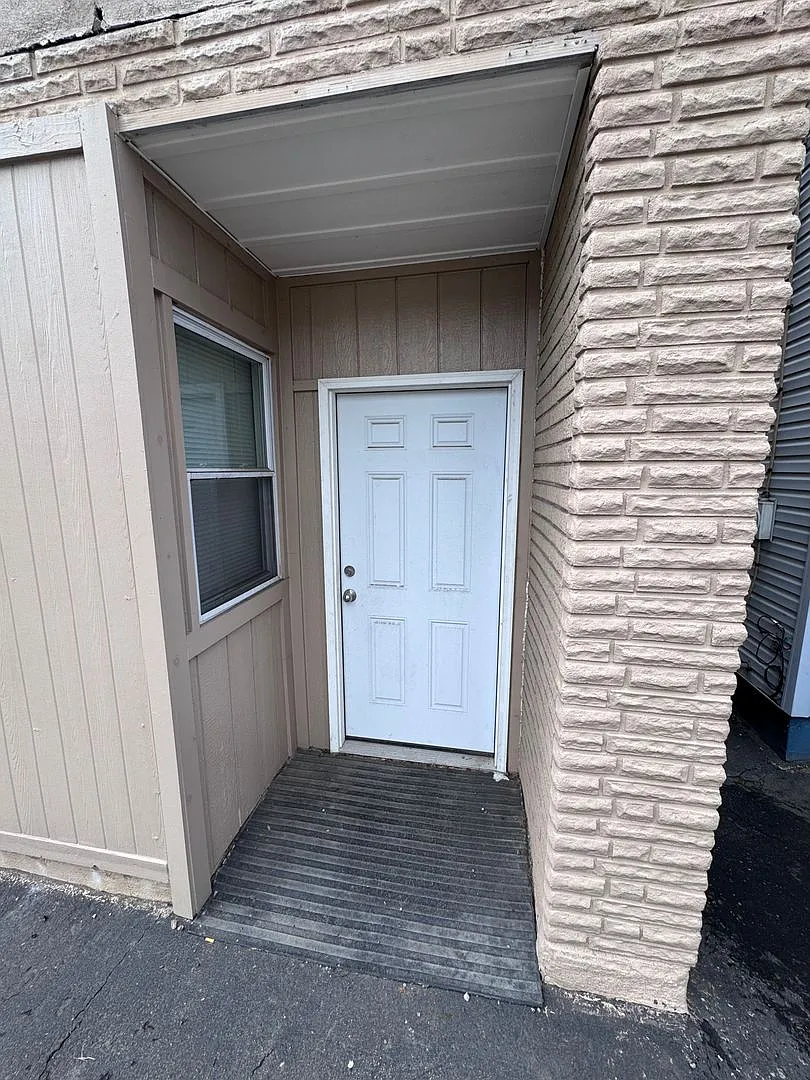 2918 Walnut Street — Photo 3