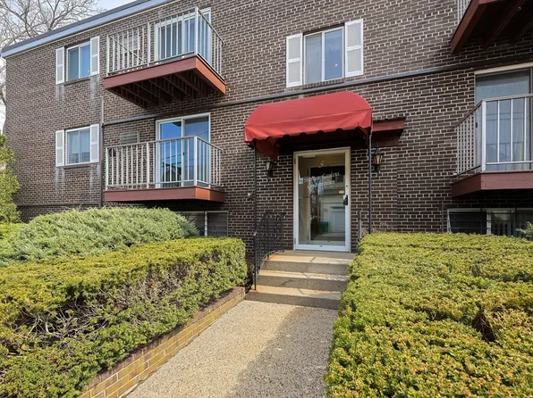 5 Ash St APT 2, Medford, MA 02155