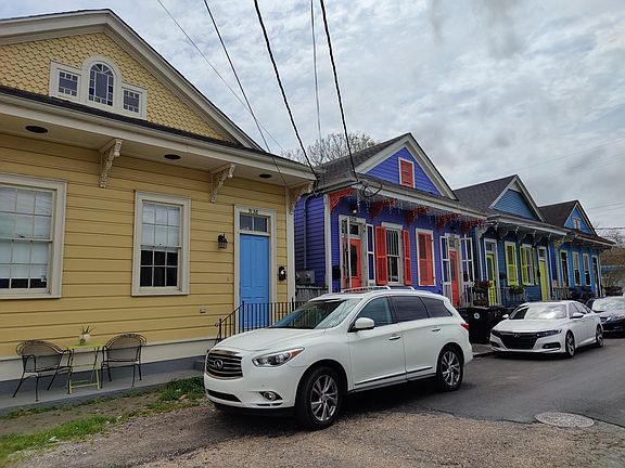 2nd image of 3134 Laurel St #3134
