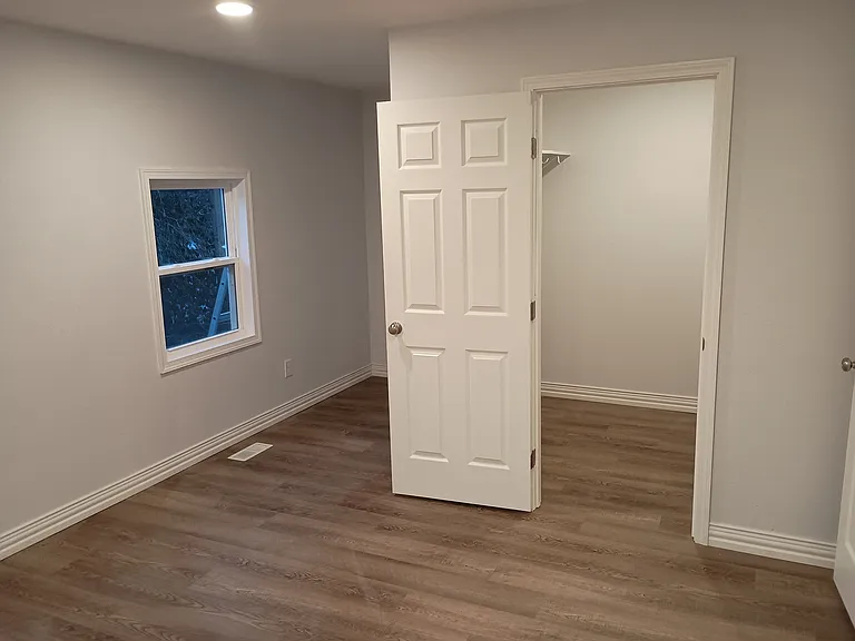 708 Bank St #1 — Photo 7