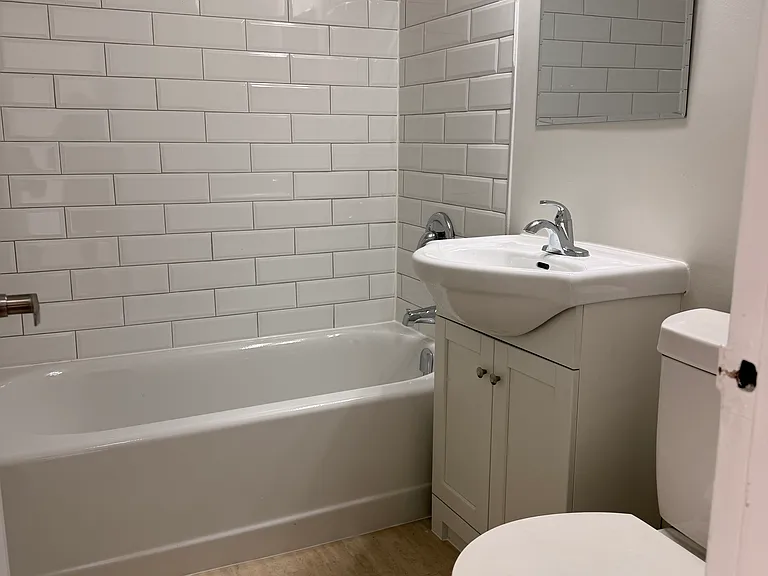 1817 Victoria Park Ave — Photo 6