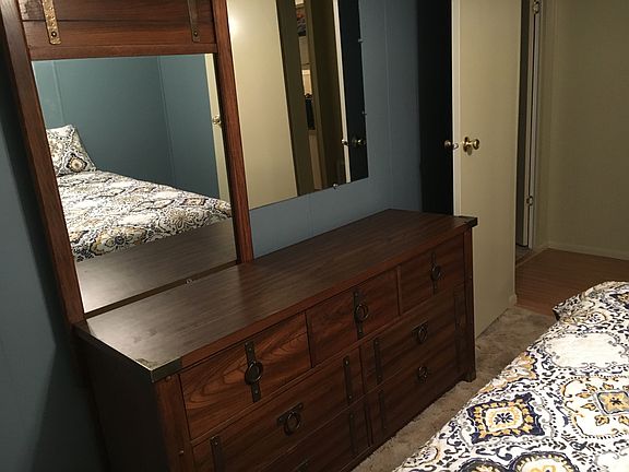 Guest bedroom 
