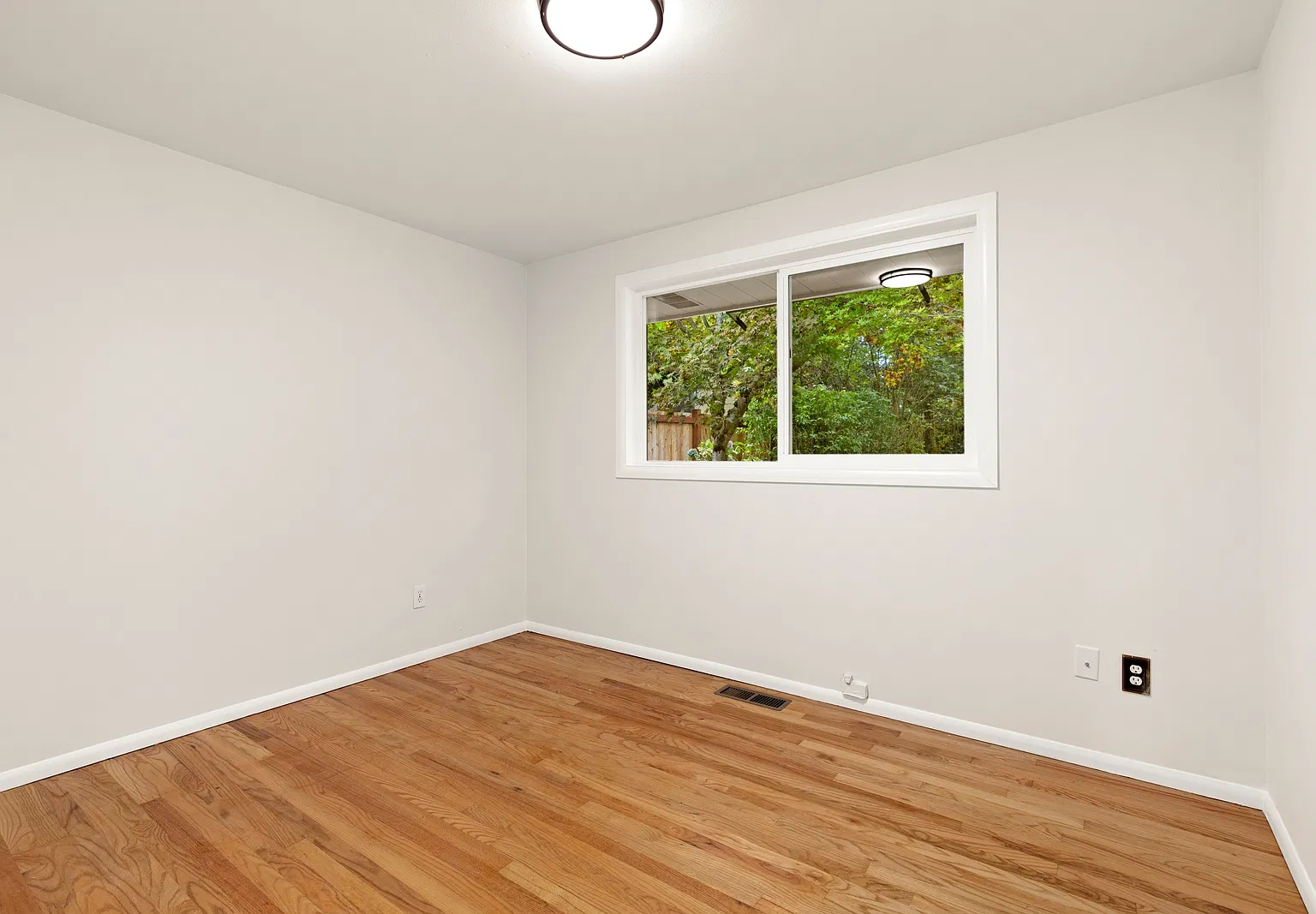 3 bed, 1104 sqft, $2,900 — Photo 3