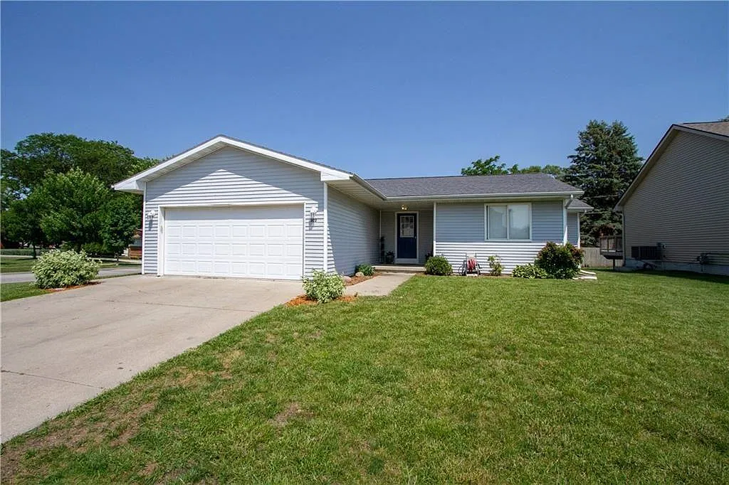 4 bed, 1121 sqft, $2,500 — Photo 1