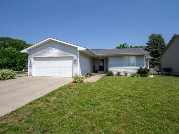 302 Sunflower Dr, Ames, IA 50014
