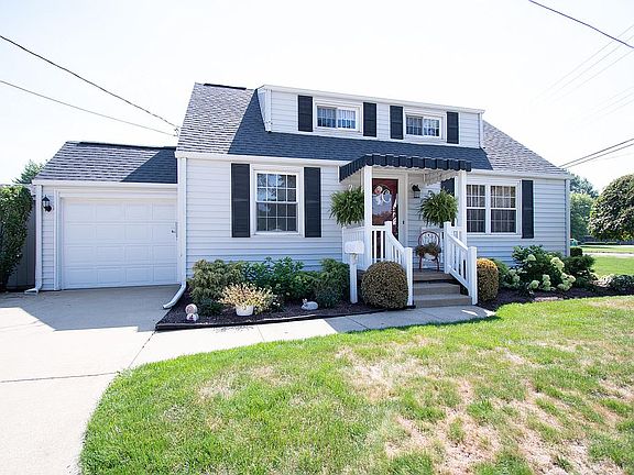 Adorable & well-maintained. 