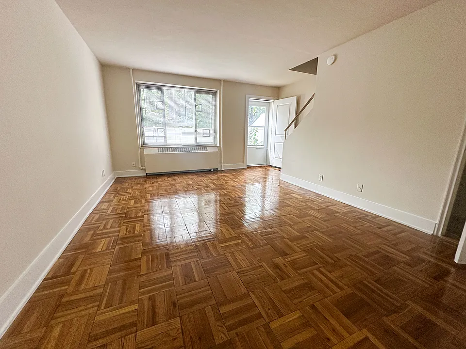 197-10 65th Cres