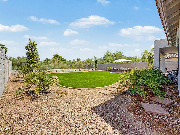 10202 E Juanita Ave — Photo 34