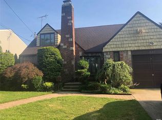447 Bell St, West Hempstead, NY 11552
