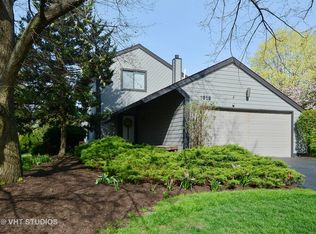 1919 Chatham Ct, Naperville, IL 60565