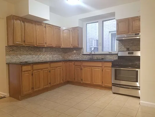 Rented by Frank Valvo Real Estate | media 12
