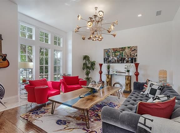 4th image of 4774 Longvue Dr