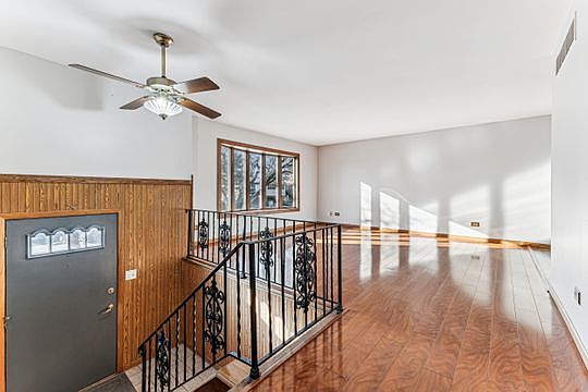 3rd image of 2100 Arbor Vitae Dr