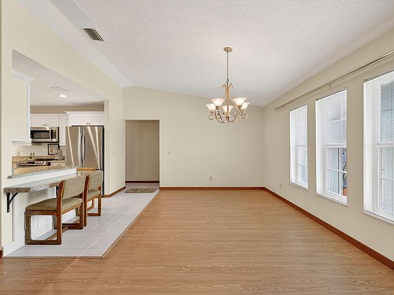 5th image of 2477 SW Chestnut Lane