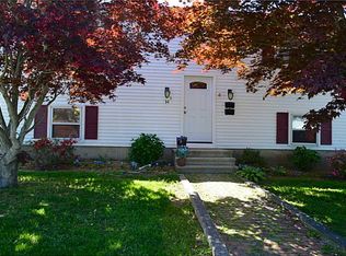 14 Rosa Ter, Newport, RI 02840