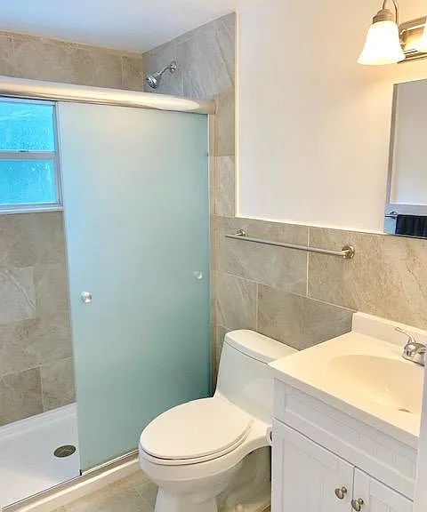 579 E Beach Rd — Photo 12
