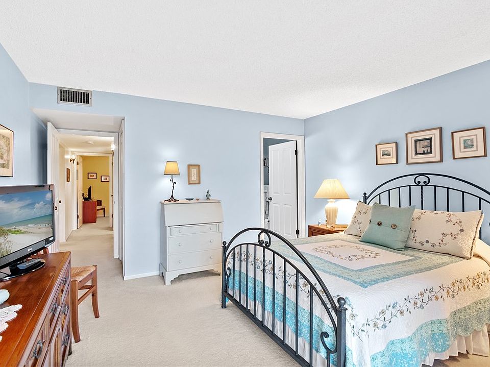 1st image of 16 Vista Gardens Trl APT 101
