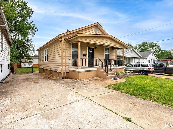 2nd image of 3614 Hoffmeister Ave
