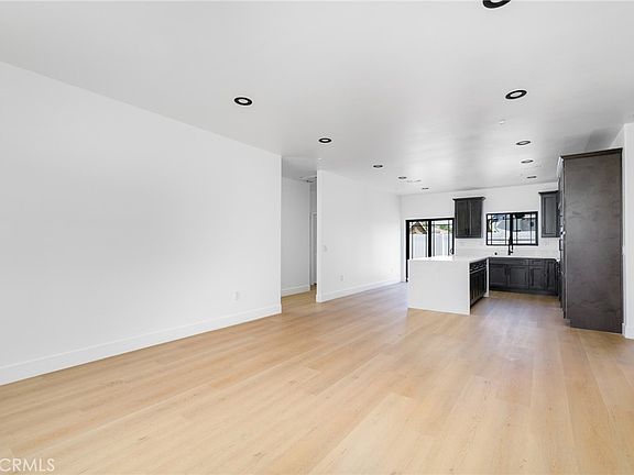 4th image of 25996 Juanita St