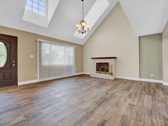 3rd image of 1009 Sudbury Dr