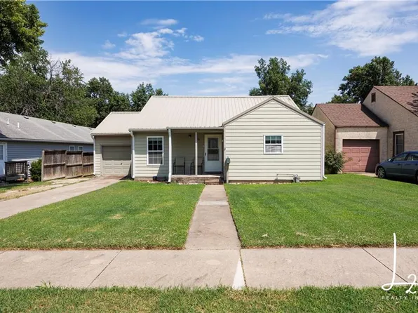 816 N 8th St, Neodesha, KS 66757