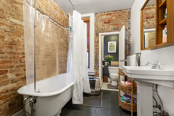 Sold by Compass | media 5