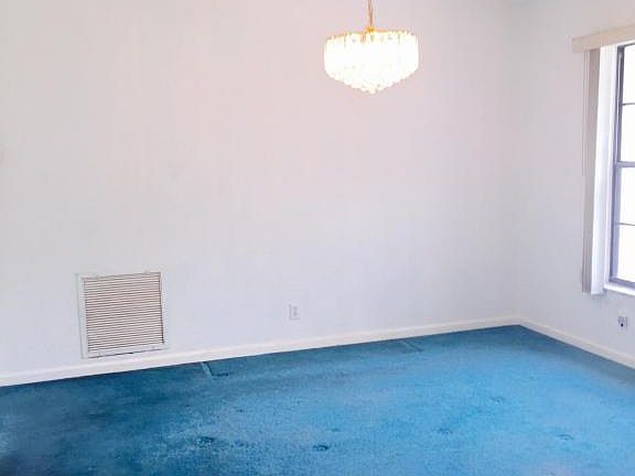 5th image of 17391 73rd Ct N