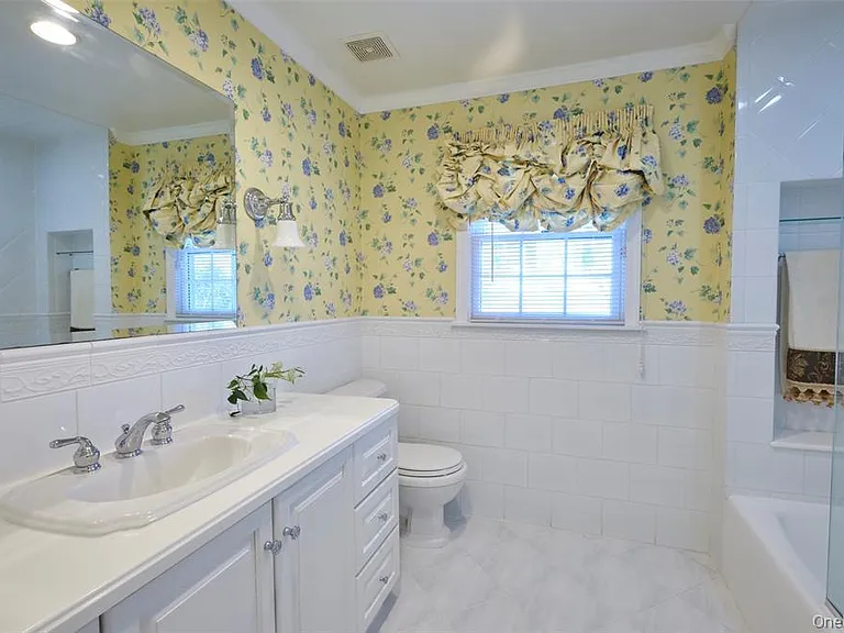 695 Hunt Ln — Photo 13