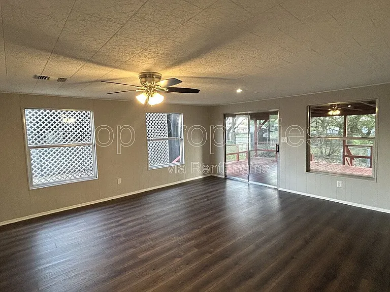 537 Tamarack Dr — Photo 17