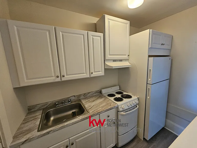 40 E Main St #1F — Photo 8