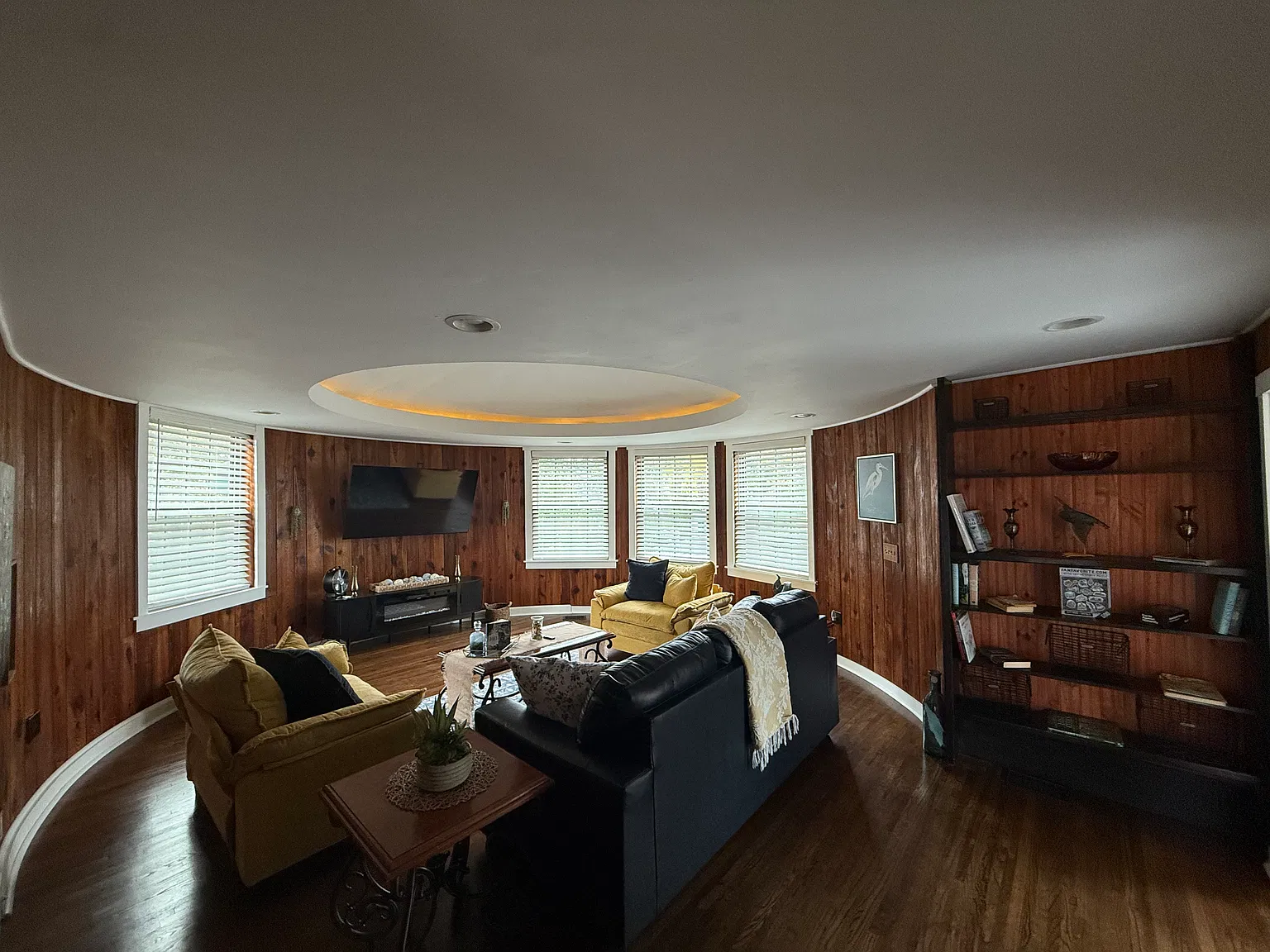 2 bed, 1100 sqft, $2,600 — Photo 2