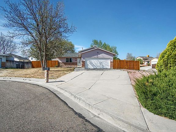 3rd image of 4621 Castor Dr