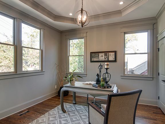 4th image of 506 32nd Ave S