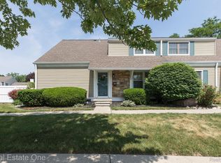 21254 Glen Haven Cir E, Novi, MI 48167