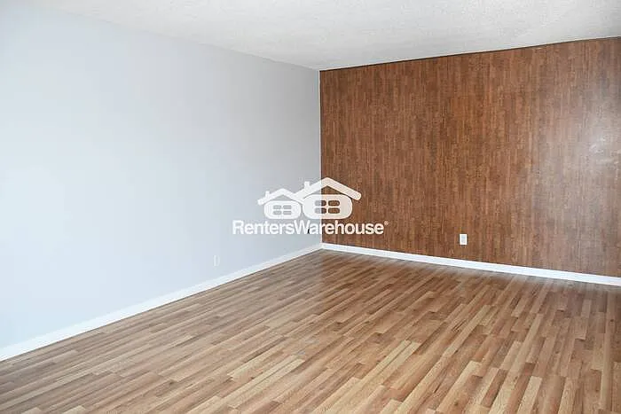 8420 E Edgemont Ave — Photo 3