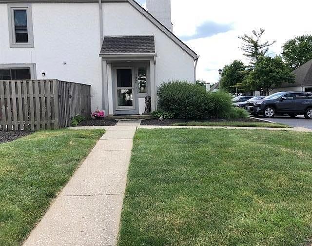 1st image of 302 Saint Andrews Dr