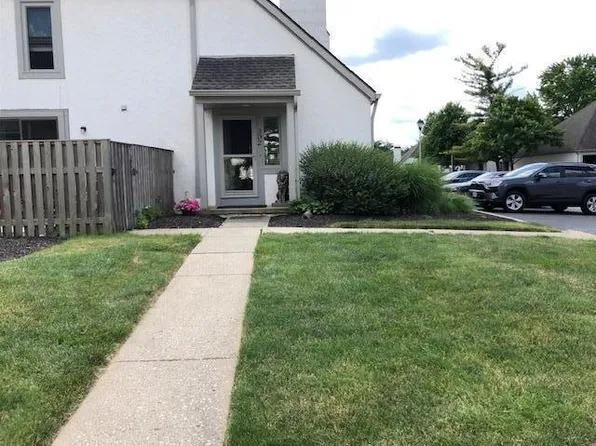 302 Saint Andrews Dr, Dublin, OH 43017