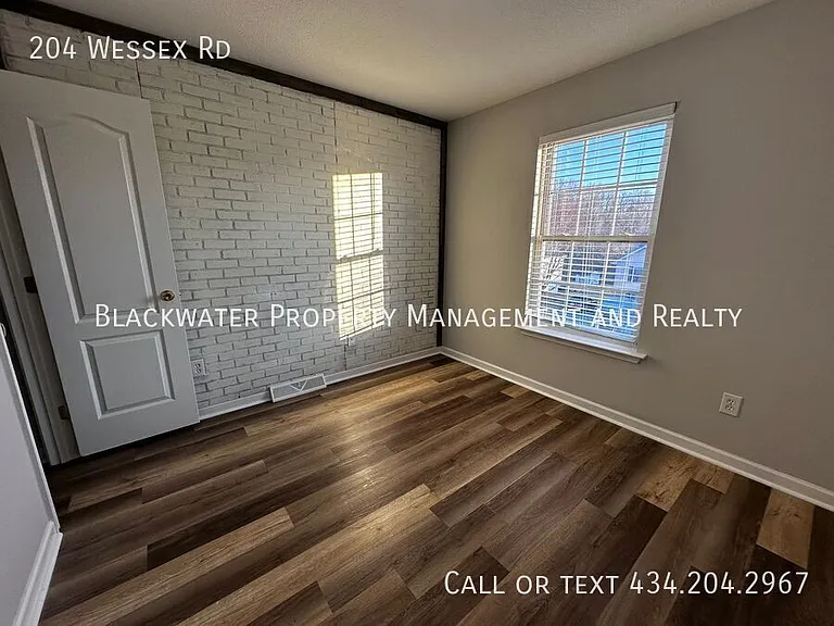 204 Wessex Rd — Photo 18