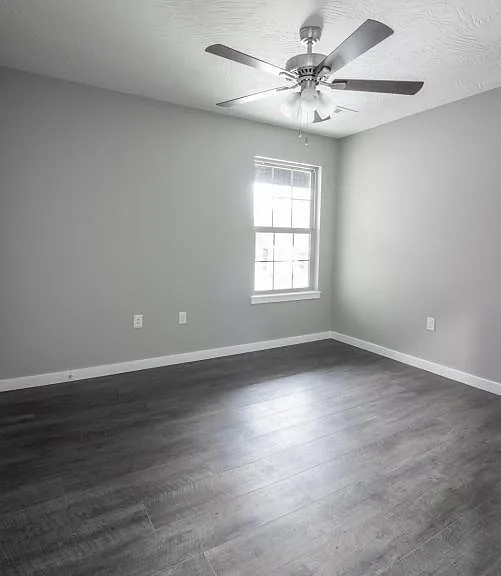2951 E University St — Photo 10