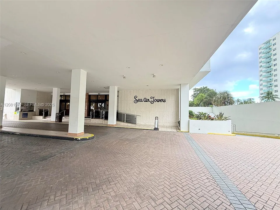 3725 S Ocean Dr #423