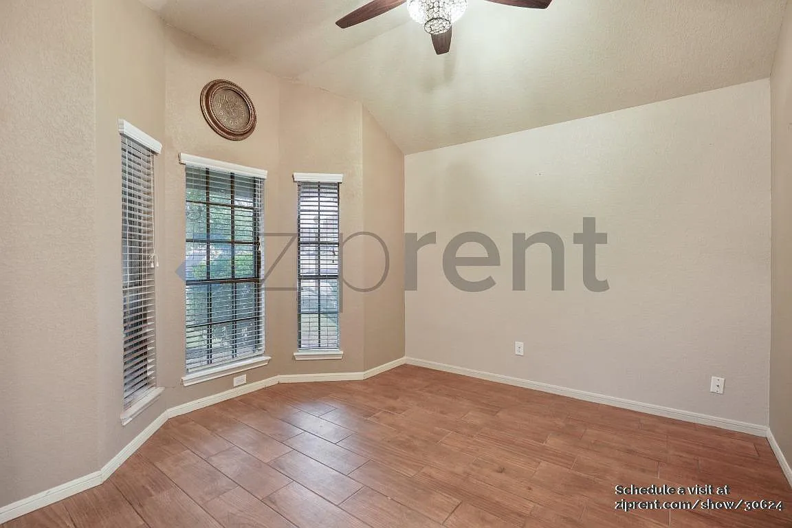 3 bed, 1800 sqft, $1,845 — Photo 3